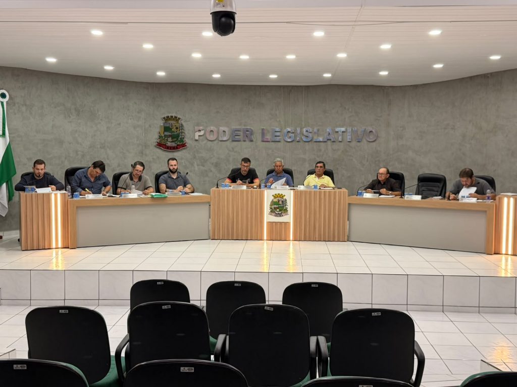Câmara de Ibema realiza reunião das comissões e sessão ordinária